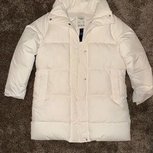 Abercrombie White/cream Puffer Jacket. Never worn. New with tags.